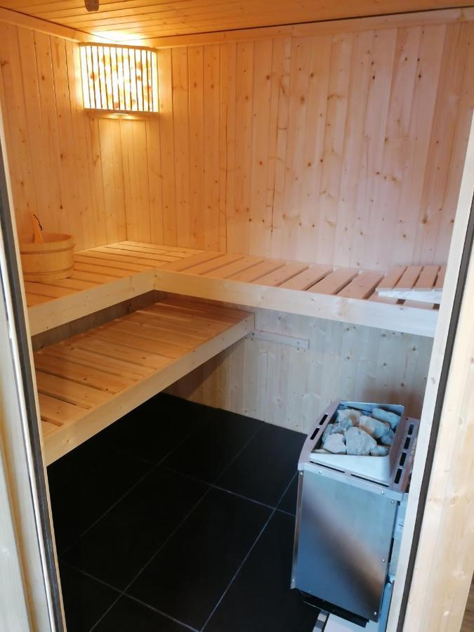 Ferienwohnung Christine Mit Sauna Und Whirlpool Utzerath Екстериор снимка